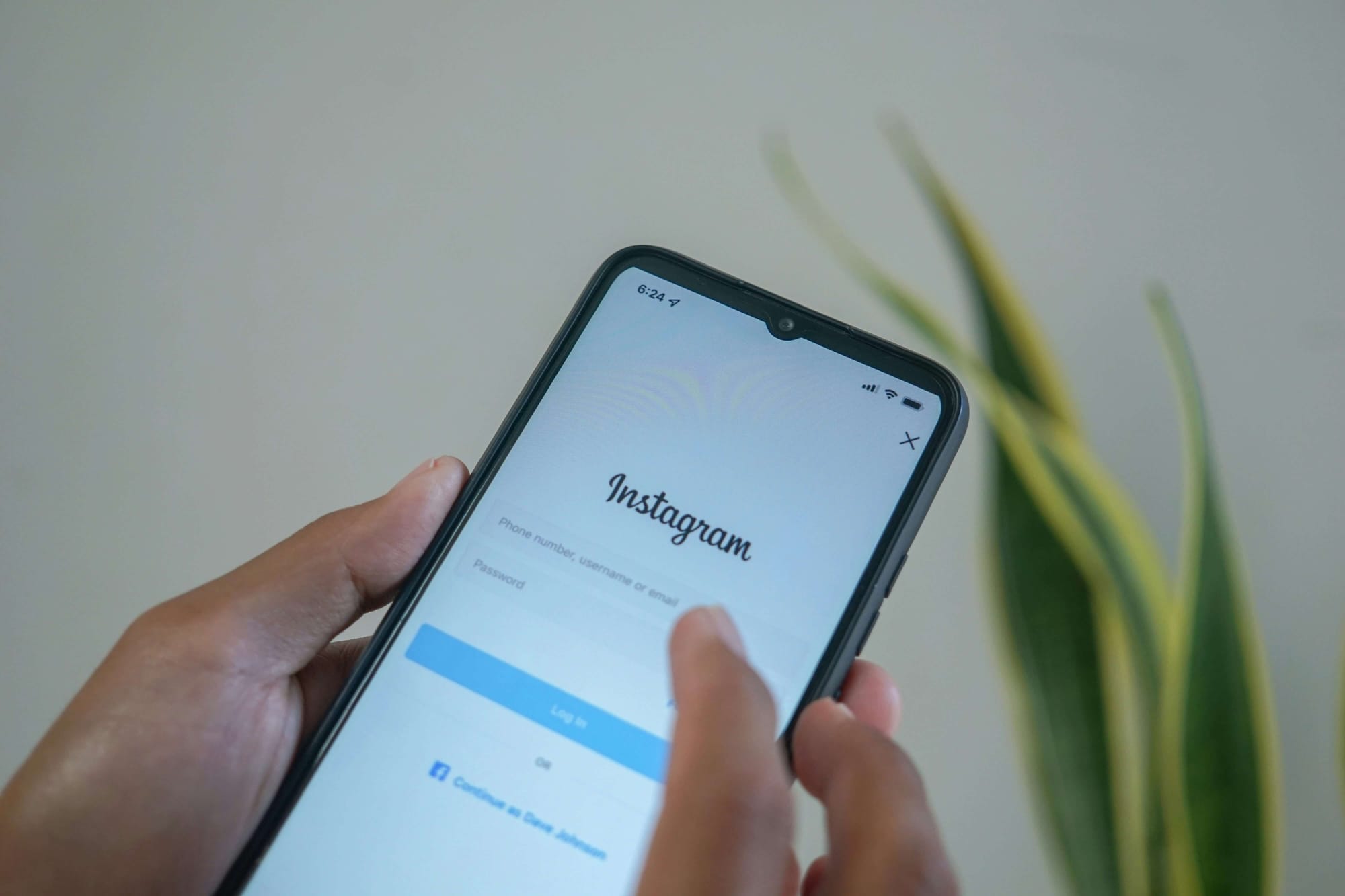 How to Recognize and Block Fake Instagram Accounts